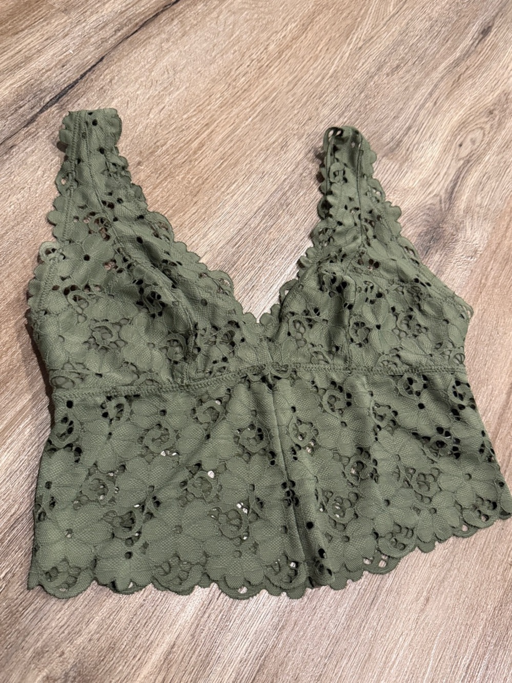 NWOT aerie Olive Green Lace V-Neck Cropped Cami